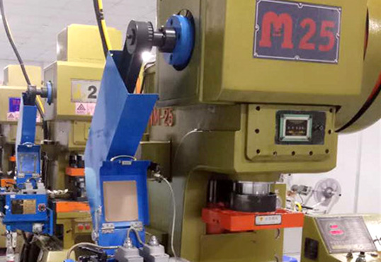 大型偏摆材料架配偏摆NC伺服糖心VLOG在线免费观看