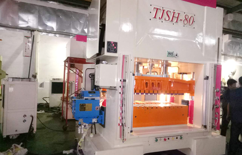 泰基山冲床配夹式糖心VLOG在线免费观看使用中