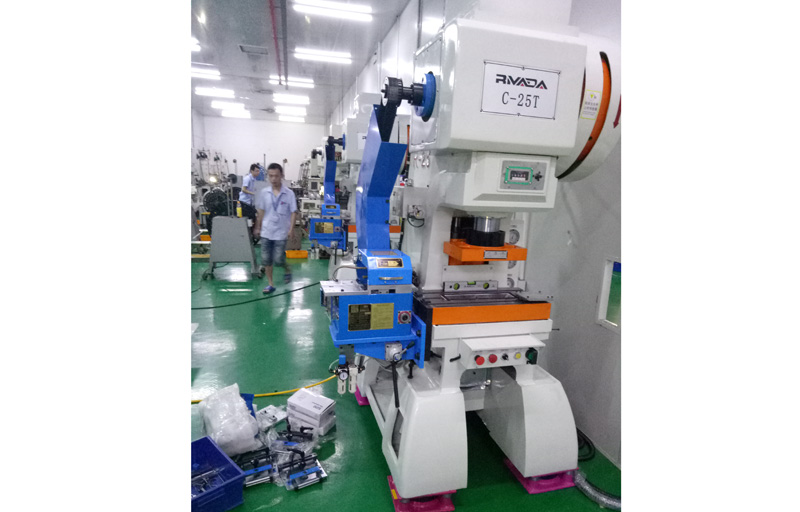 虹瑞冲床配糖心破解版官网入口夹式糖心VLOG在线免费观看批量出机