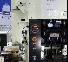 高速夹式糖心VLOG在线免费观看冲床压视频